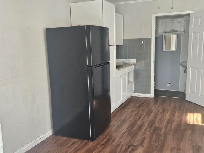 Foto del edificio - 8215 Stoner Rd