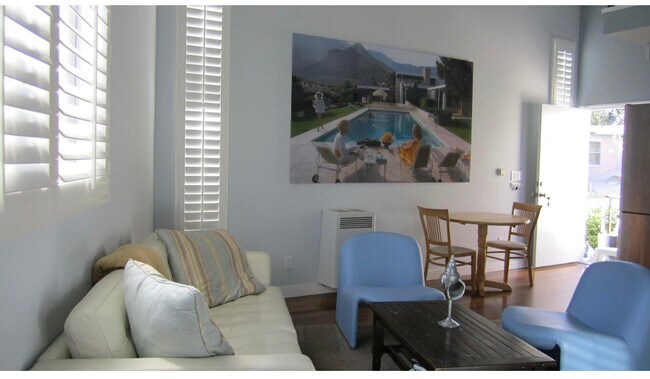 Living room - 670 Marr St