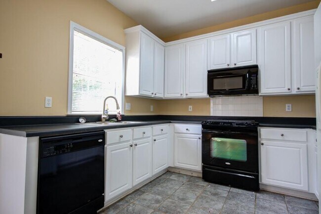 Foto del edificio - 589 Reading Ct NE