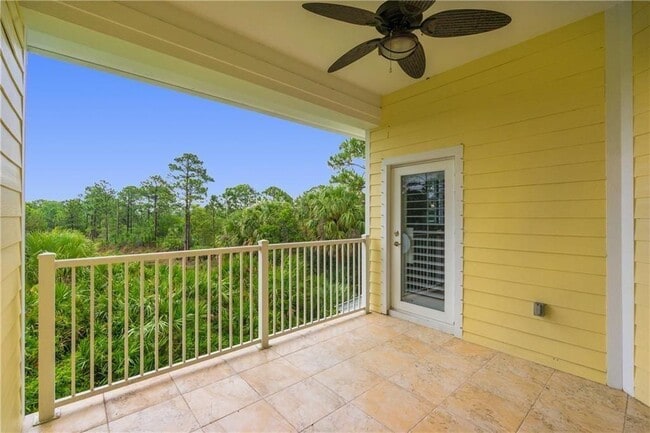 Building Photo - 3389 SW Sawgrass Villas Dr