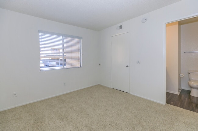 Building Photo - Mountain Creek Apartments