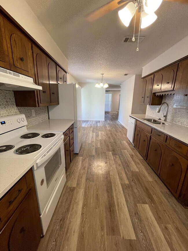 Foto del edificio - 8632 Northgate Dr
