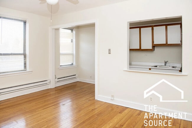 Photo - 3345 N Marshfield Ave Apartment