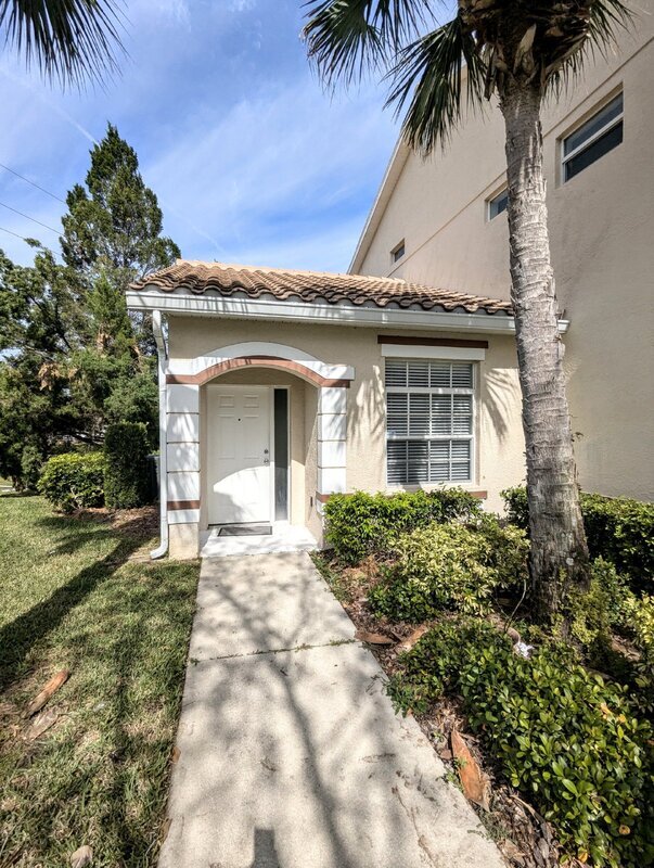 Foto del edificio - 7136 Strand Cir