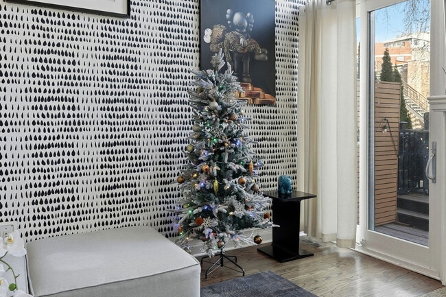 Foto del edificio - 657 N Carpenter St