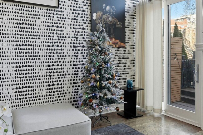 Foto del edificio - 657 N Carpenter St