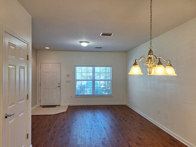 Foto del edificio - 8106 Summer Cove Ct