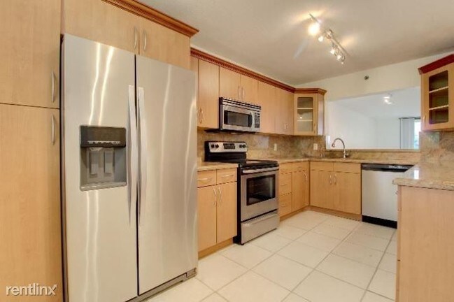 Building Photo - 2070 Homewood Blvd