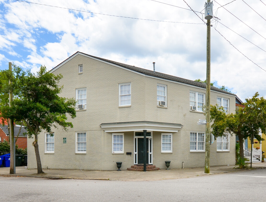 Primary Photo - 159 Alexander St