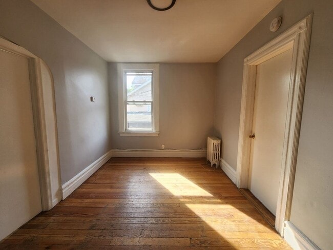 Foto del edificio - 266 1/2 Garside St