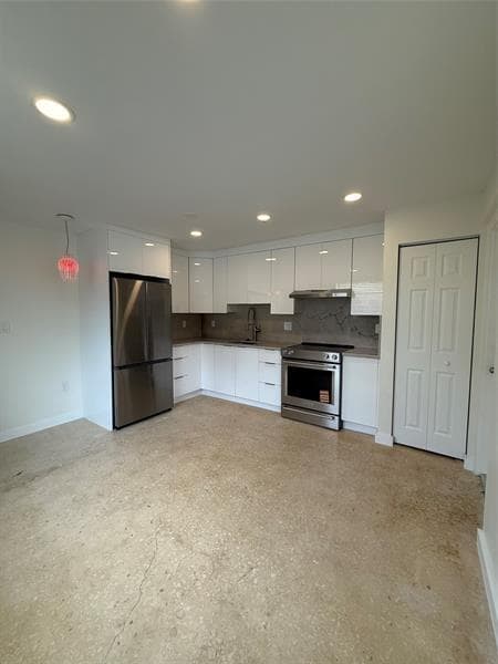 Primary Photo - 2865 SW 16th St