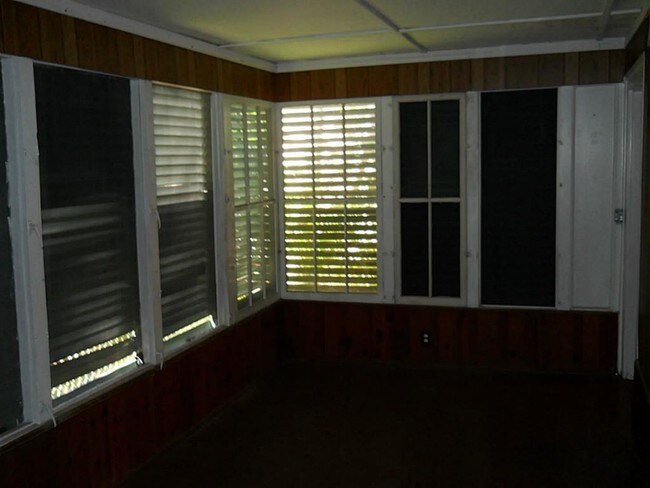Building Photo - 4518 Bernardo De Galvez Ave