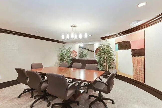 Building Photo - 777 7th St NW