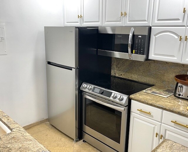 Foto del edificio - 7777 W 91st St