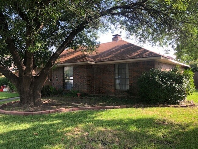 Photo - North Garland 4 bedroom House