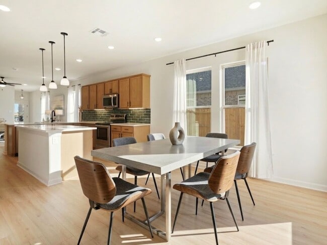 Building Photo - 10726 Sky Crk Ln