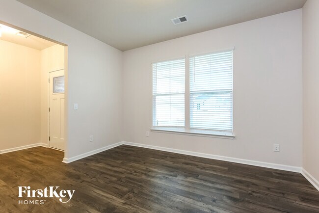 Foto del edificio - 550 Hillpark Ln