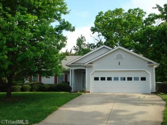 Building Photo - 8 Drakestone Ct