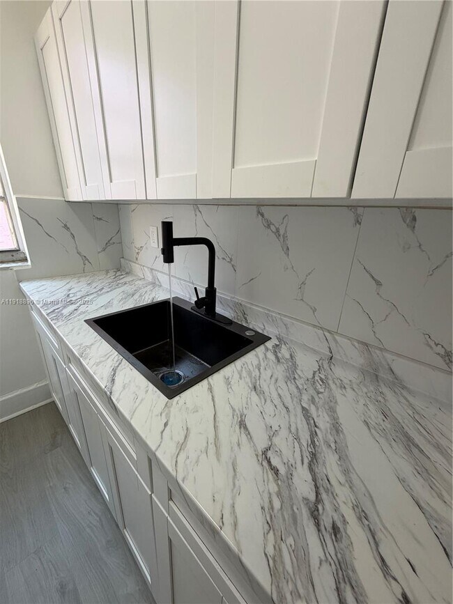 Foto del edificio - 1560 SW 5th St