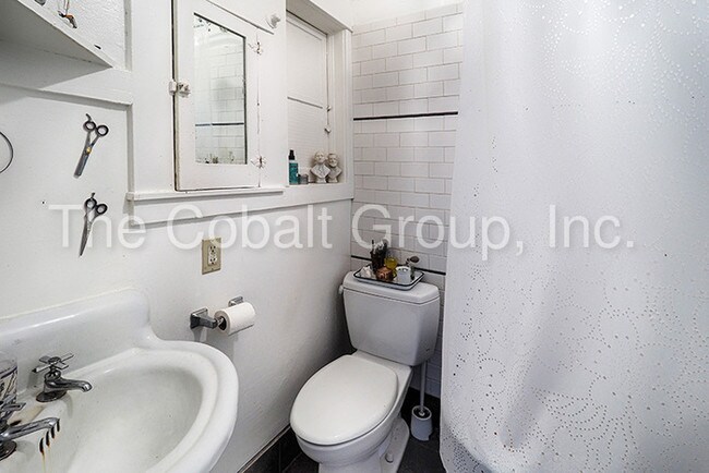 Building Photo - 3911 SE 28th Pl