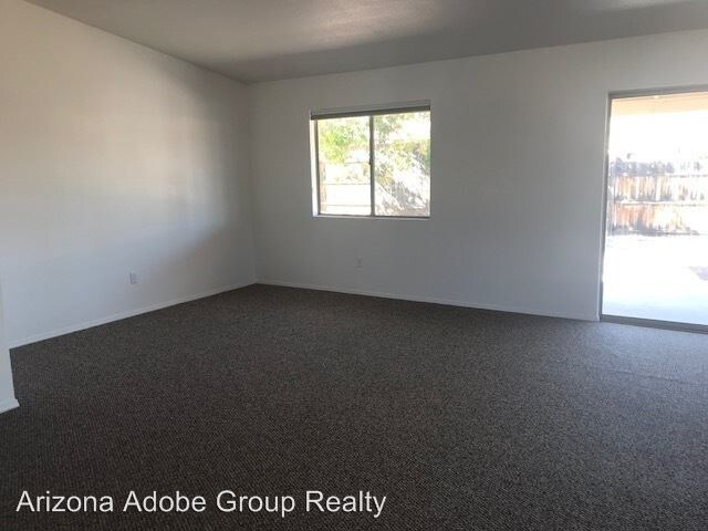Building Photo - 576 S Azure Dr