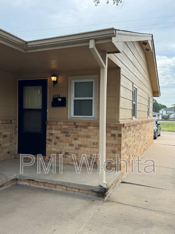 Building Photo - 2152 Santa Fe S