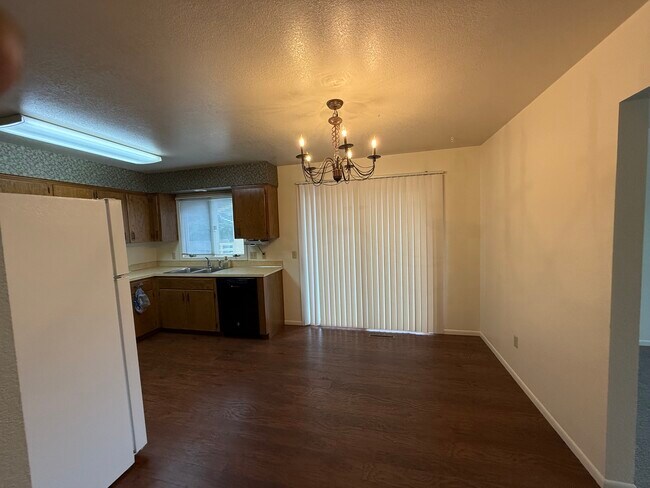 comedor - 3091 Saint Johns Ave
