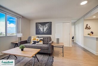 Building Photo - 305 Dr. M.L.K. Jr St S