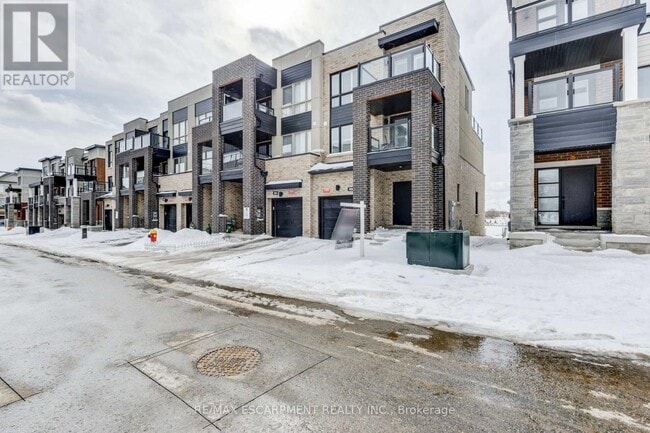 Photo du bâtiment - 3056 Cascade Common