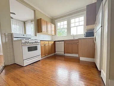 Building Photo - 3636 Upperline St
