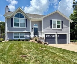Building Photo - 1708 NE Stonewood Dr