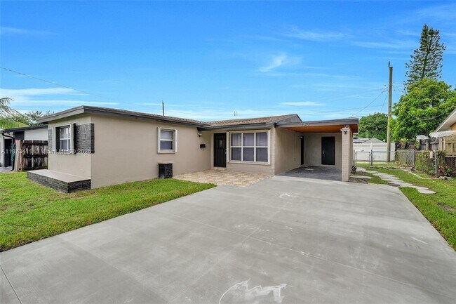 Building Photo - 7762 Plantation Blvd