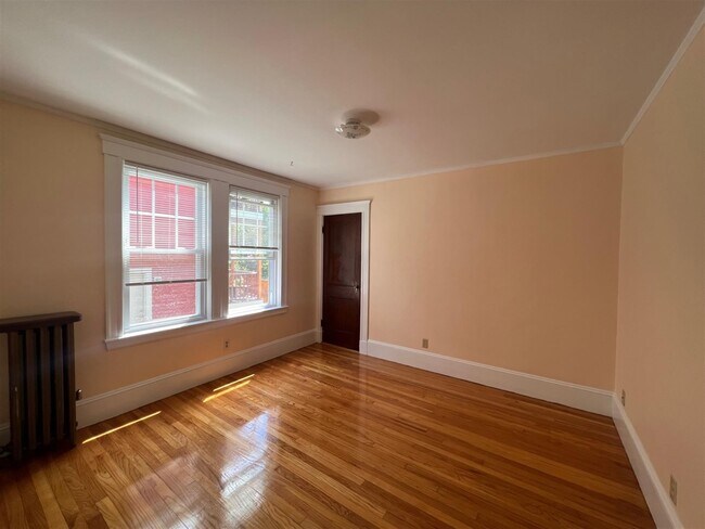 Foto del edificio - 638 Huron Ave
