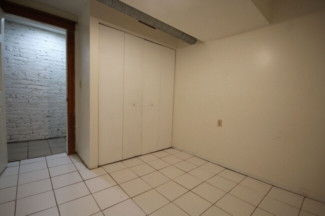 Building Photo - 706 S Claremont Ave