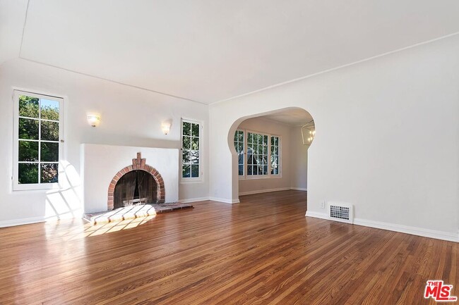 Building Photo - 3486 Oak Glen Dr