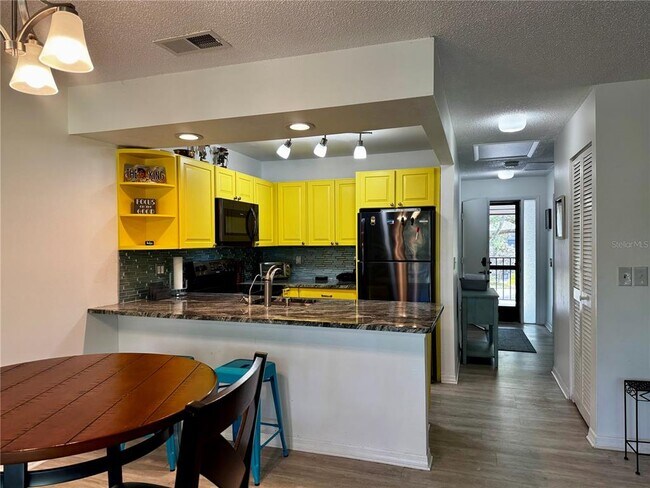 Foto del edificio - 3031 Quail Hollow St