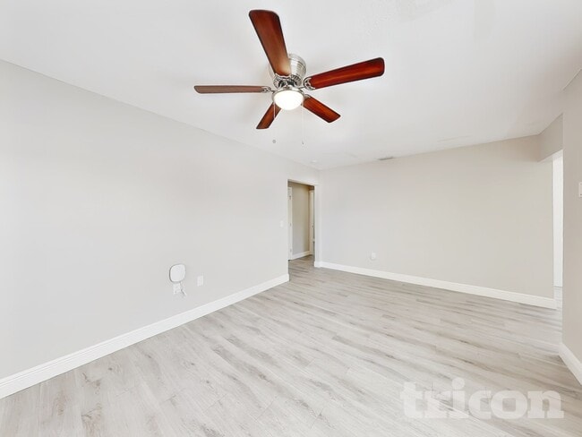 Foto del edificio - 8307 N Elmer St