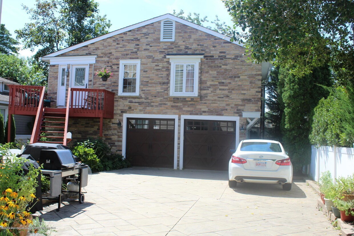 106 Chicago Blvd Unit Rear, Sea Girt, NJ 08750 Room for Rent in Sea