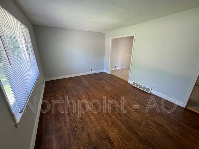 Building Photo - 7212 Harvard Dr
