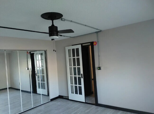 Foto del edificio - 12001 Tarragon Rd