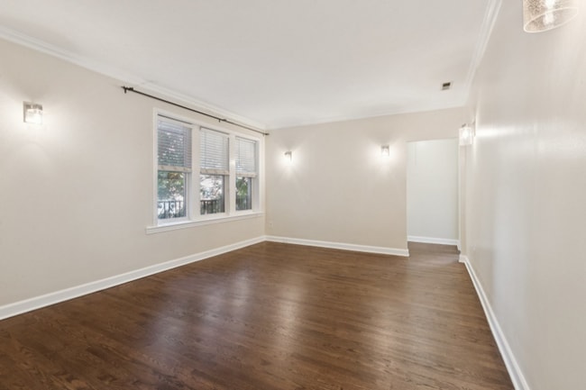 Foto del edificio - 5955 N Winthrop Ave