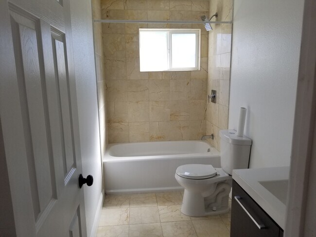 Building Photo - 22096 Victory Dr