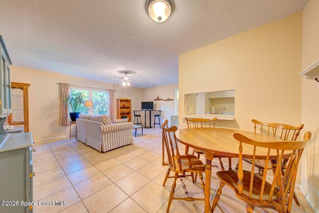 Building Photo - 230 Columbia Dr