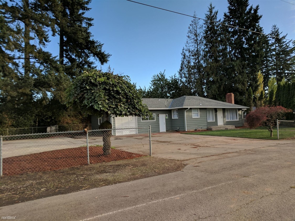 Primary Photo - 2230 Chemawa Rd N