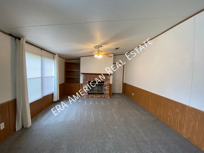 Foto del edificio - 8204 Verano St