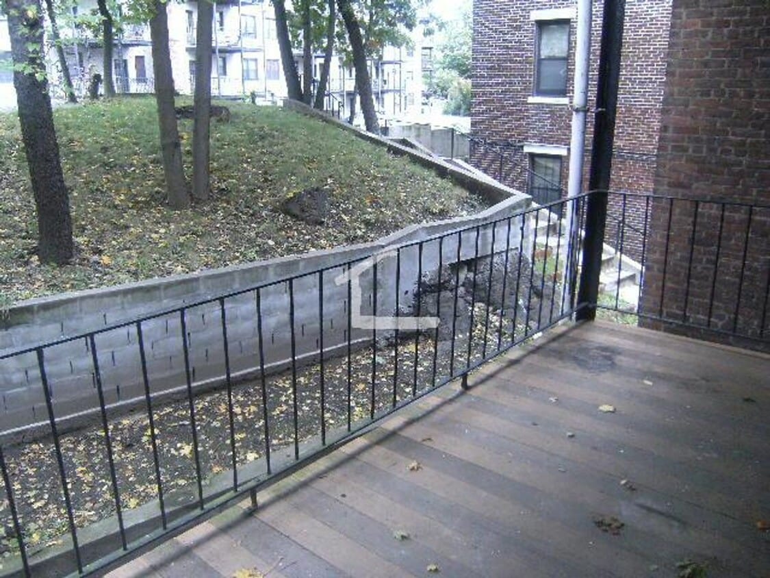 Great 4 Bed Available 8/1/26 - Great 4 Bed Available 8/1/26