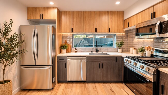 Building Photo - 16010 Cantlay St