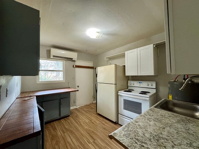 Foto del edificio - 708 W 47th St