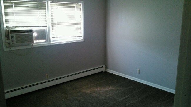 Upstairs bedroom - 325 N Nichols St