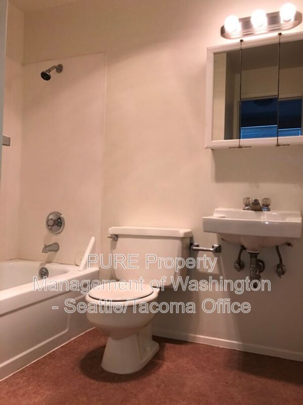 Building Photo - 2356 Alki Ave SW